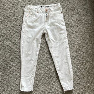 Like new no stains girls skinny boyfriend  7 for all Mankind capris